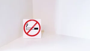 Sigara kullanımı kemik erimesi için önemli bir risk faktörüdür.